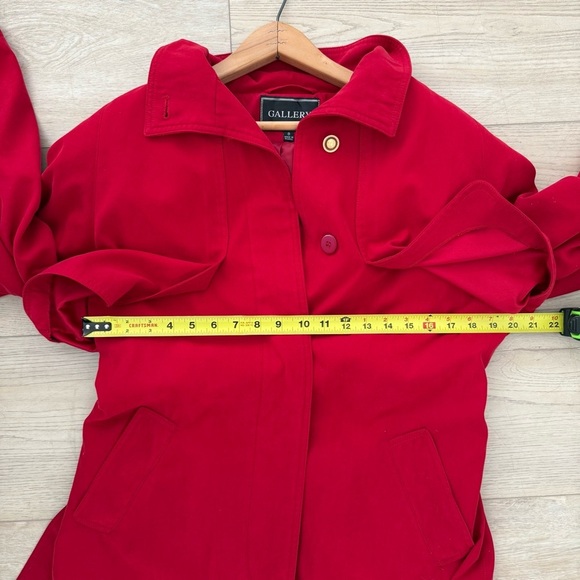 Gallery Women’s Soft Long Trench Coat Belted Red Gold-tone Buttons Size 8 EUC - Picture 10 of 14
